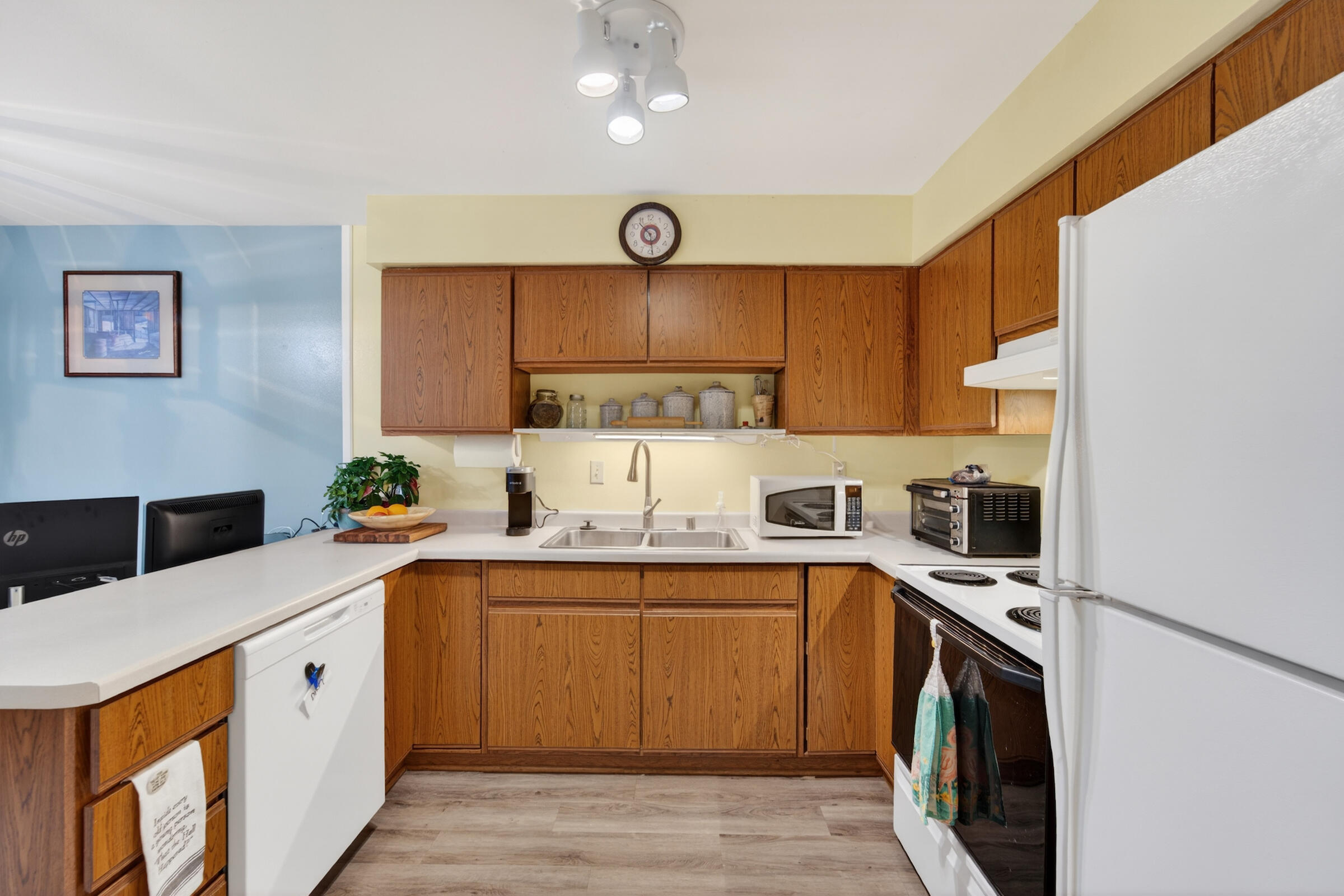 1424 South River Road, Unit 1426 New Berlin, WI 53151 - Photo 13 of 30 Kit