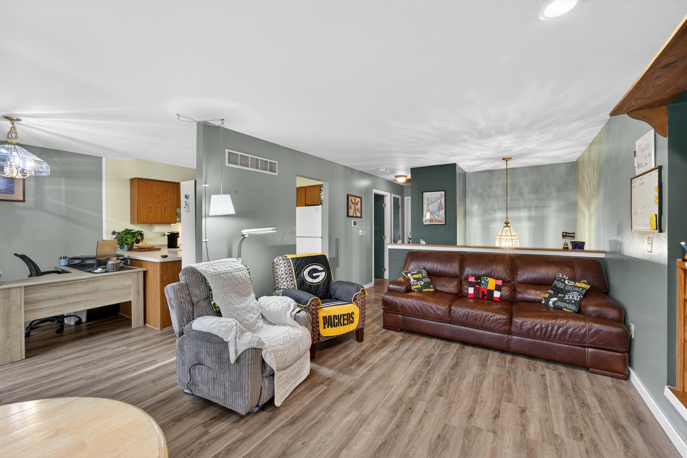 1424 South River Road, Unit 1426 New Berlin, WI 53151 - Photo 15 of 30 DSC07546