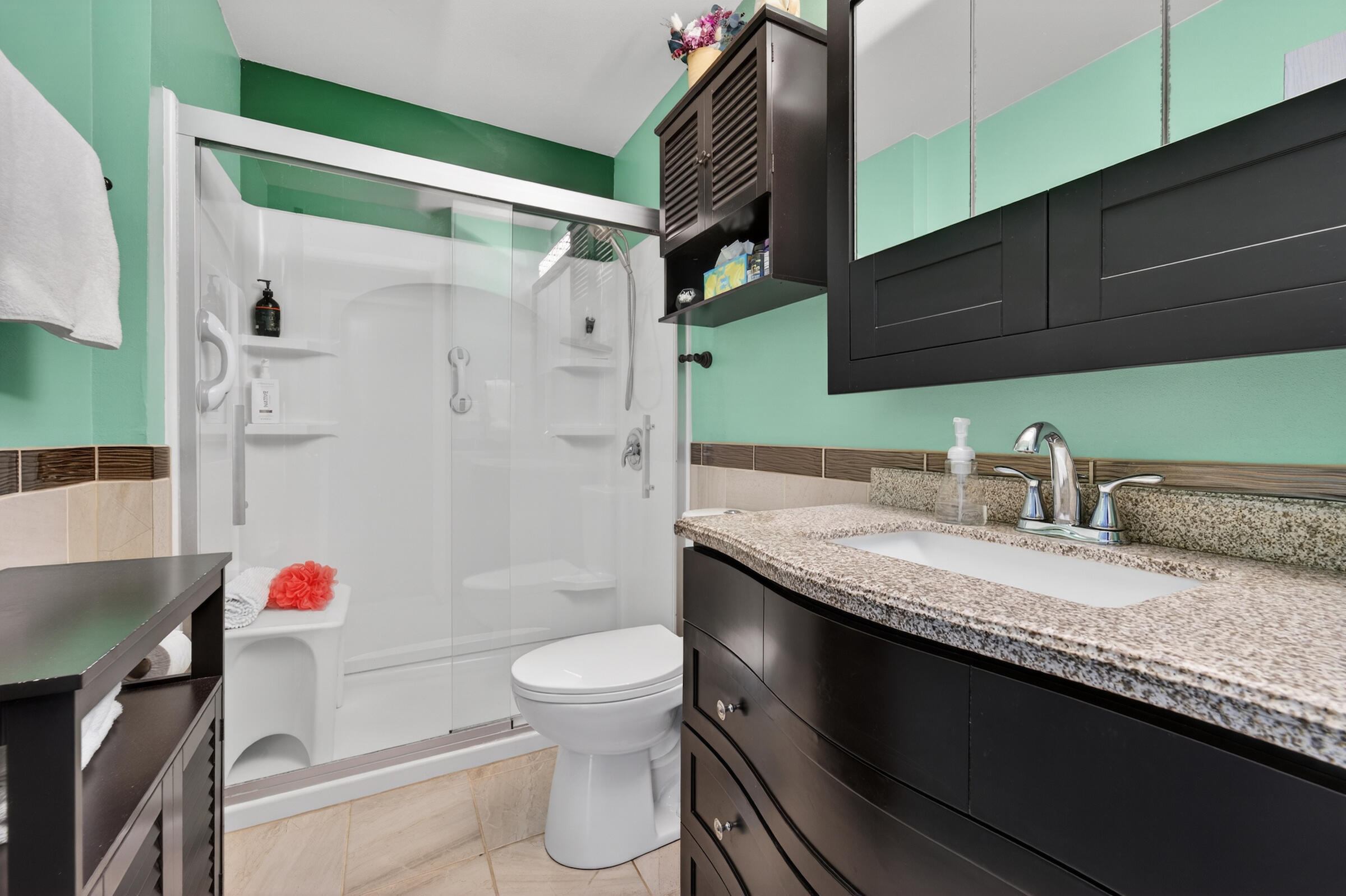 1424 South River Road, Unit 1426 New Berlin, WI 53151 - Photo 8 of 30 Main Bath