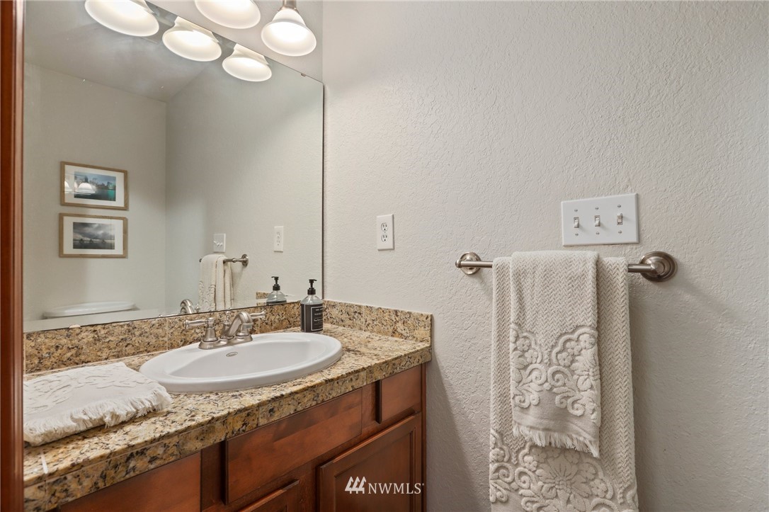 8705 238th Street Southwest, Unit H Edmonds, WA 98026 - Photo 12 of 27 Gallery Image 12