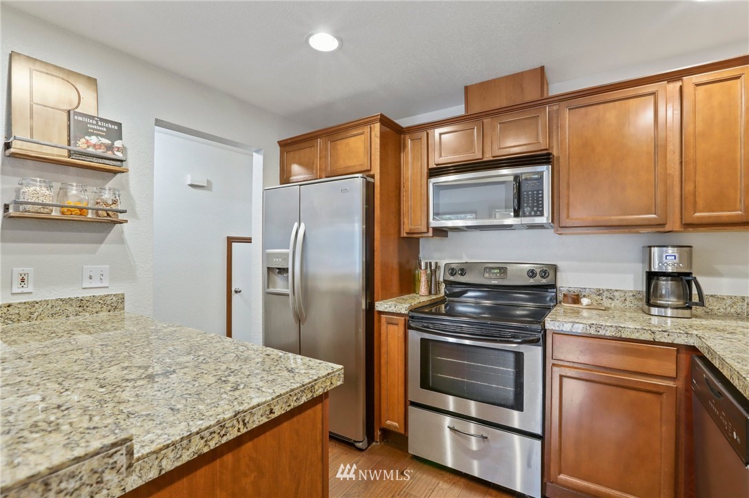 8705 238th Street Southwest, Unit H Edmonds, WA 98026 - Photo 9 of 27 Gallery Image 9