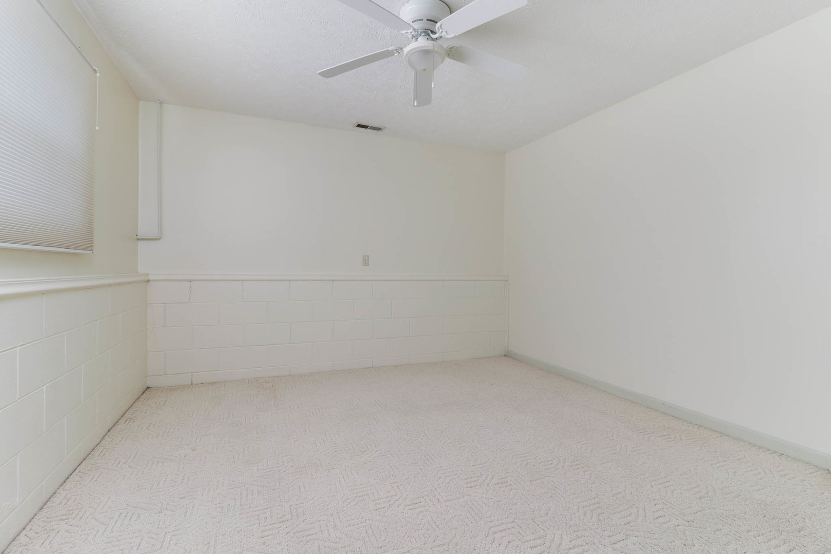 1402 North Hershey Road Bloomington, IL 61704 - Photo 27 of 43
