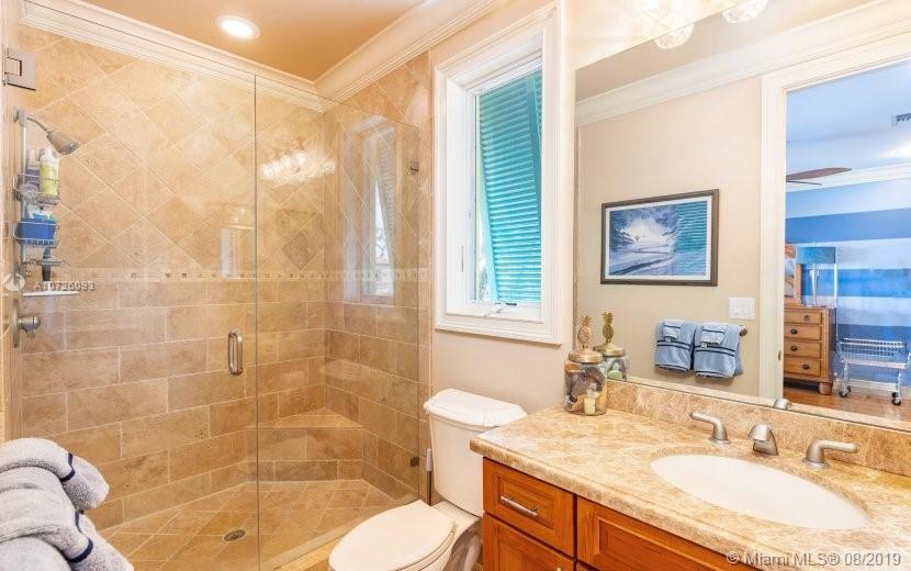 2411 Northeast 35th Street Lighthouse Point, FL 33064 - Photo 9 of 40 Gallery Image 9