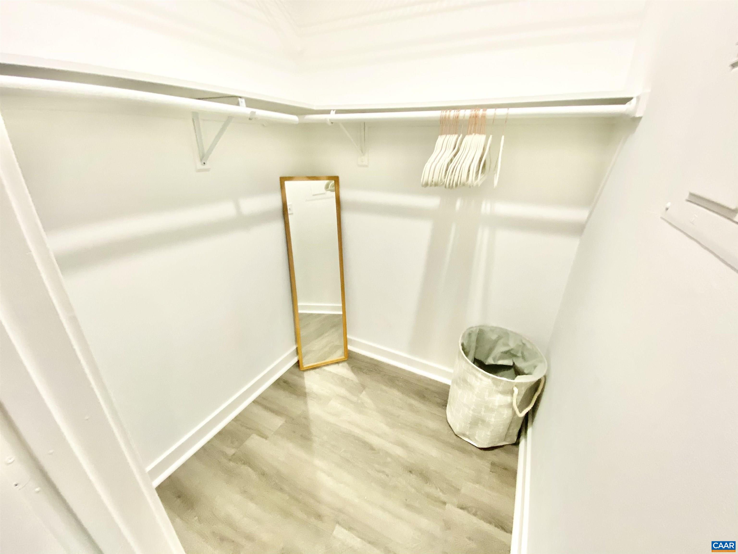 1608 A Monticello Avenue Charlottesville, VA 22902 - Photo 5 of 16 a bathroom with a shower