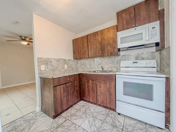 $1,500 | 1010 9th Street, West Palm Beach, FL 33401
