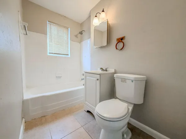 $1,500 | 1010 9th Street, West Palm Beach, FL 33401