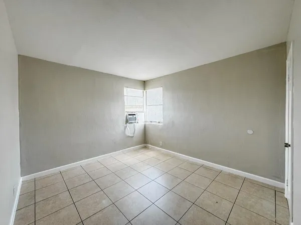 $1,500 | 1010 9th Street, West Palm Beach, FL 33401