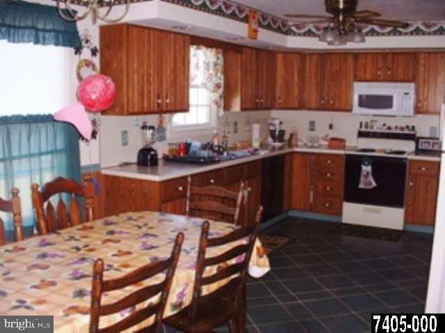 51 Boxwood Road Manchester, PA 17345 - Photo 3 of 5 Gallery Image 3