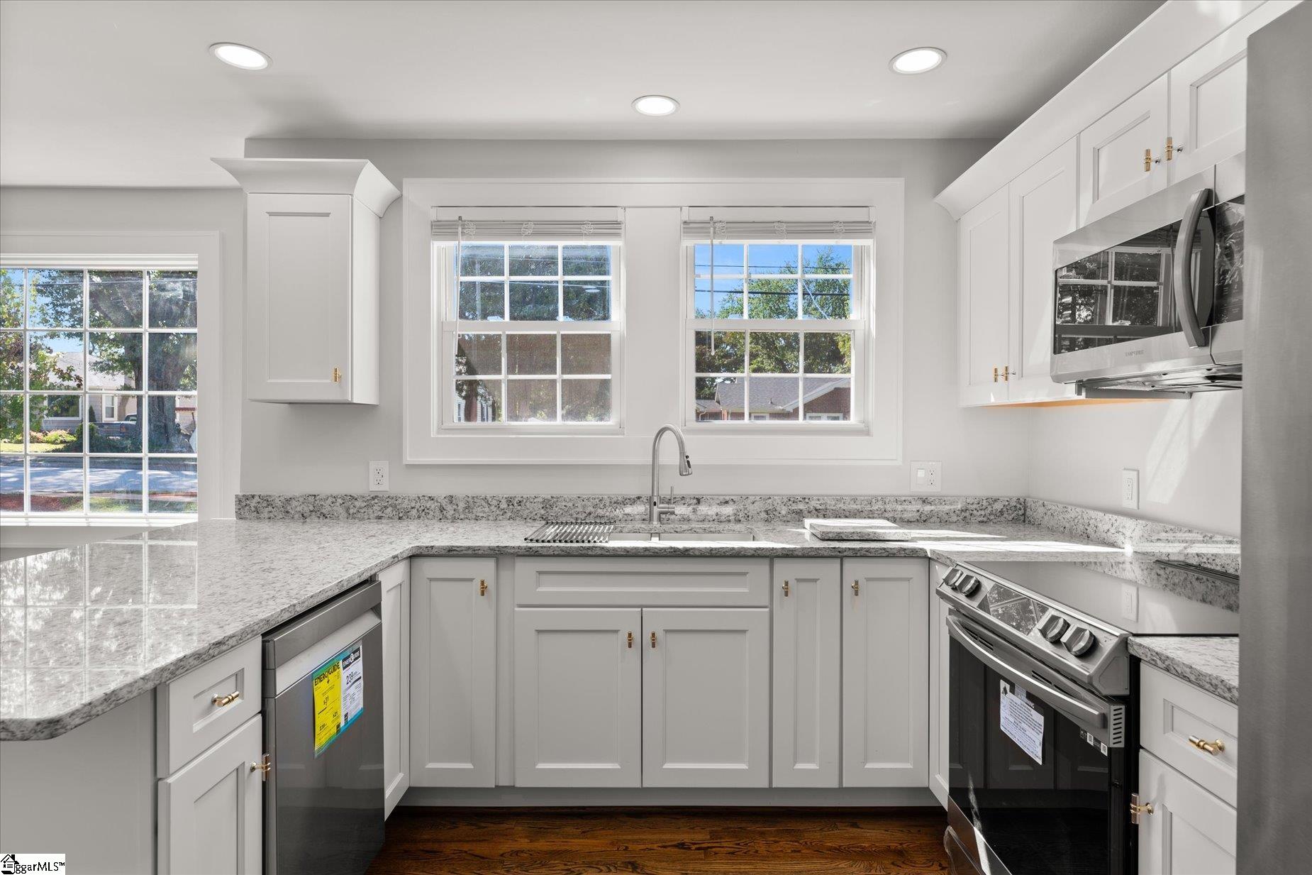 32 Pleasant Ridge Avenue Greenville, SC 29605 - Photo 14 of 40 Gallery Image 14