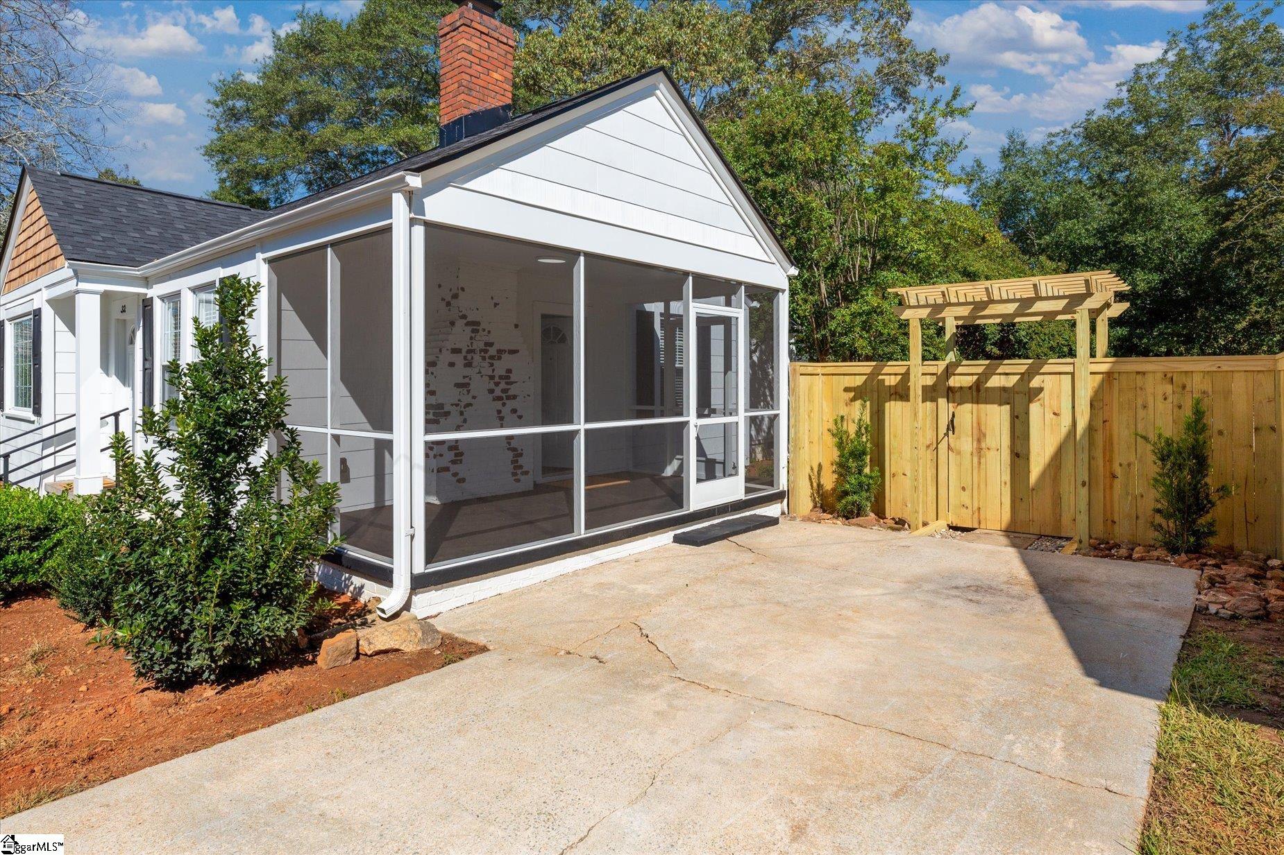 32 Pleasant Ridge Avenue Greenville, SC 29605 - Photo 6 of 40 Gallery Image 6