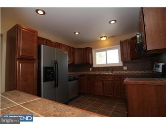 47 Harp Road Levittown, PA 19056 - Photo 2 of 12 Gallery Image 2
