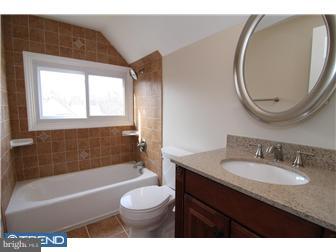 47 Harp Road Levittown, PA 19056 - Photo 11 of 12 Gallery Image 11