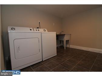 47 Harp Road Levittown, PA 19056 - Photo 6 of 12 Gallery Image 6