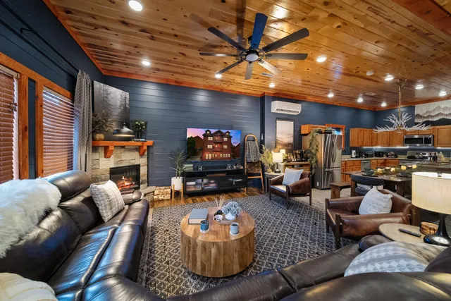 $1,775,000 | 2513 Laurel Point Way, Sevierville, TN 37862