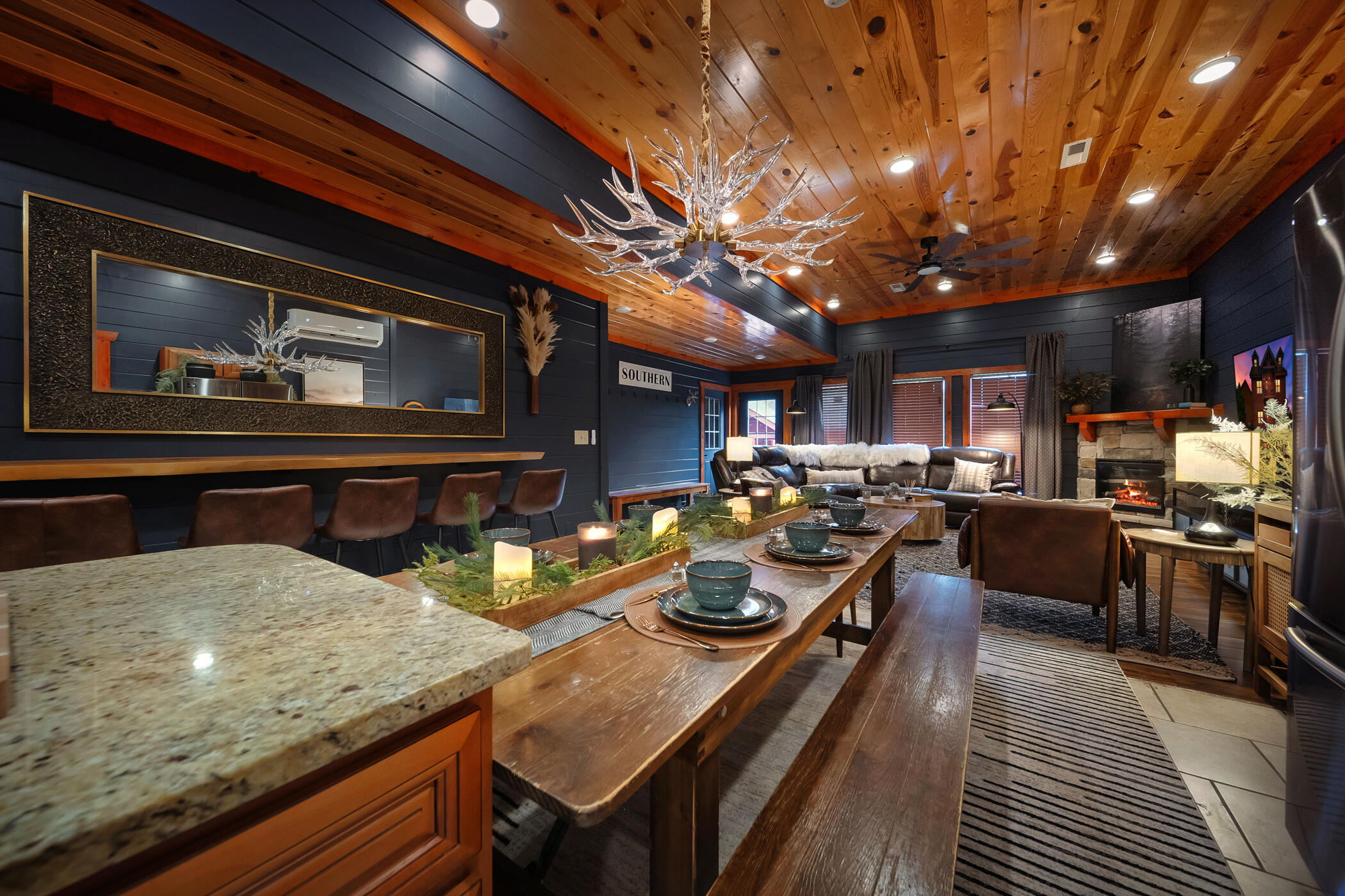 2513 Laurel Point Way Sevierville, TN 37862 - Photo 20 of 81 Dining & wetbar