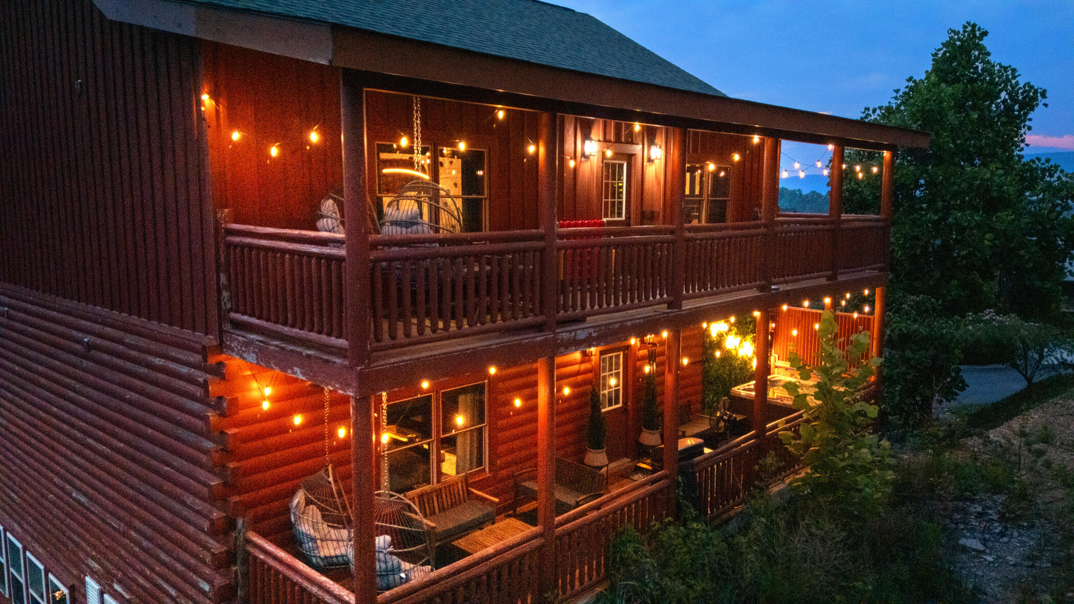 2513 Laurel Point Way Sevierville, TN 37862 - Photo 2 of 81 The Smokey Haus