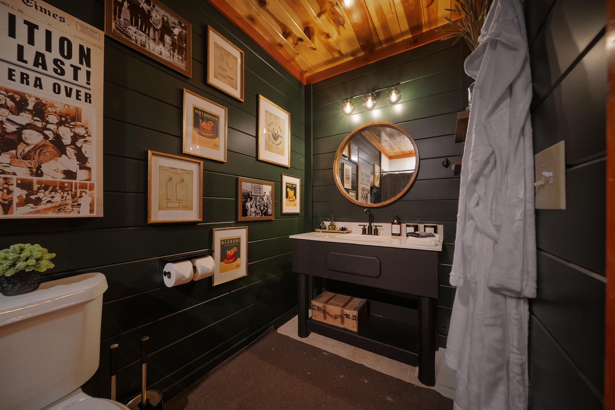 2513 Laurel Point Way Sevierville, TN 37862 - Photo 26 of 81 Bourbon Forge En-Suite Bath