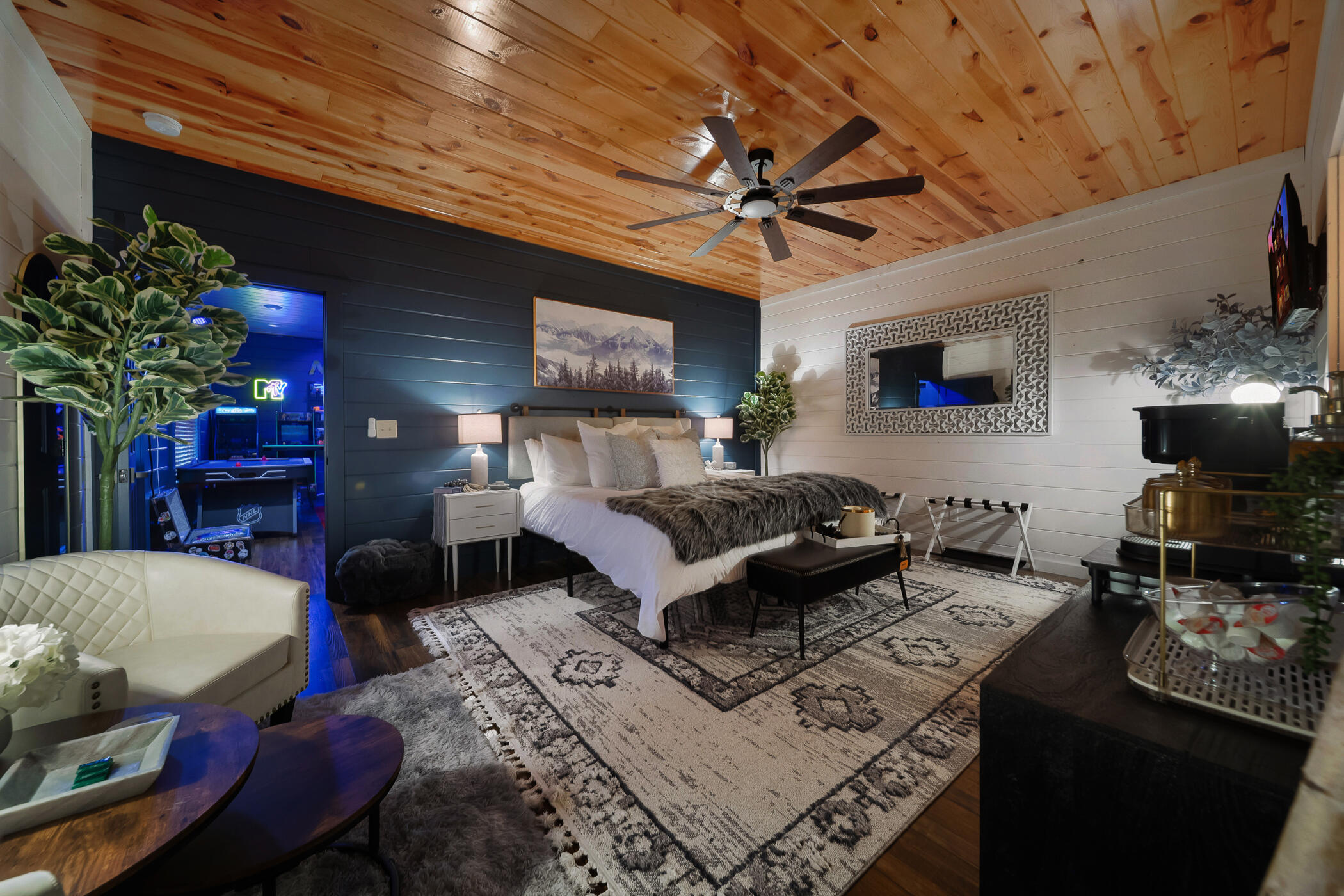 2513 Laurel Point Way Sevierville, TN 37862 - Photo 39 of 81 Ober Suite