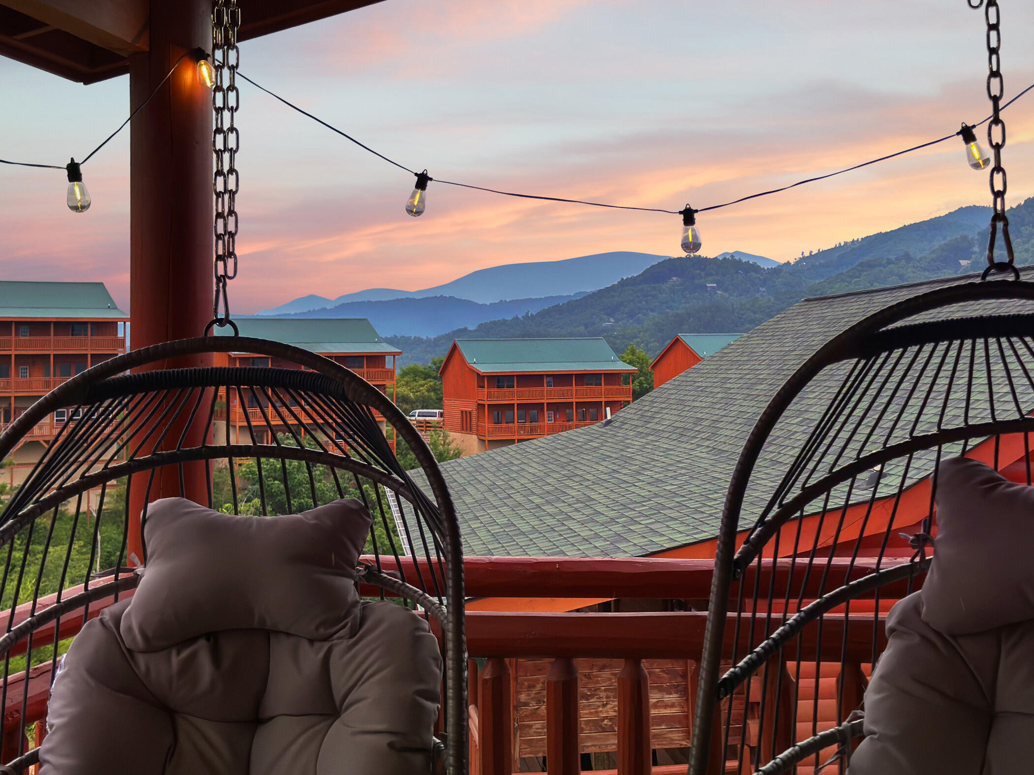 2513 Laurel Point Way Sevierville, TN 37862 - Photo 4 of 81 Sunset Mountain Views