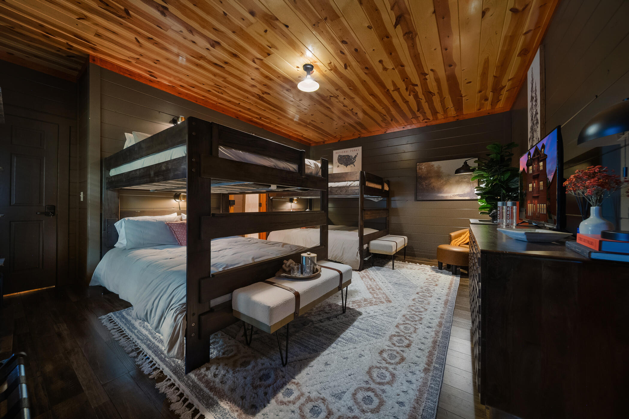 2513 Laurel Point Way Sevierville, TN 37862 - Photo 49 of 81 Cade's Cove Bunk Room