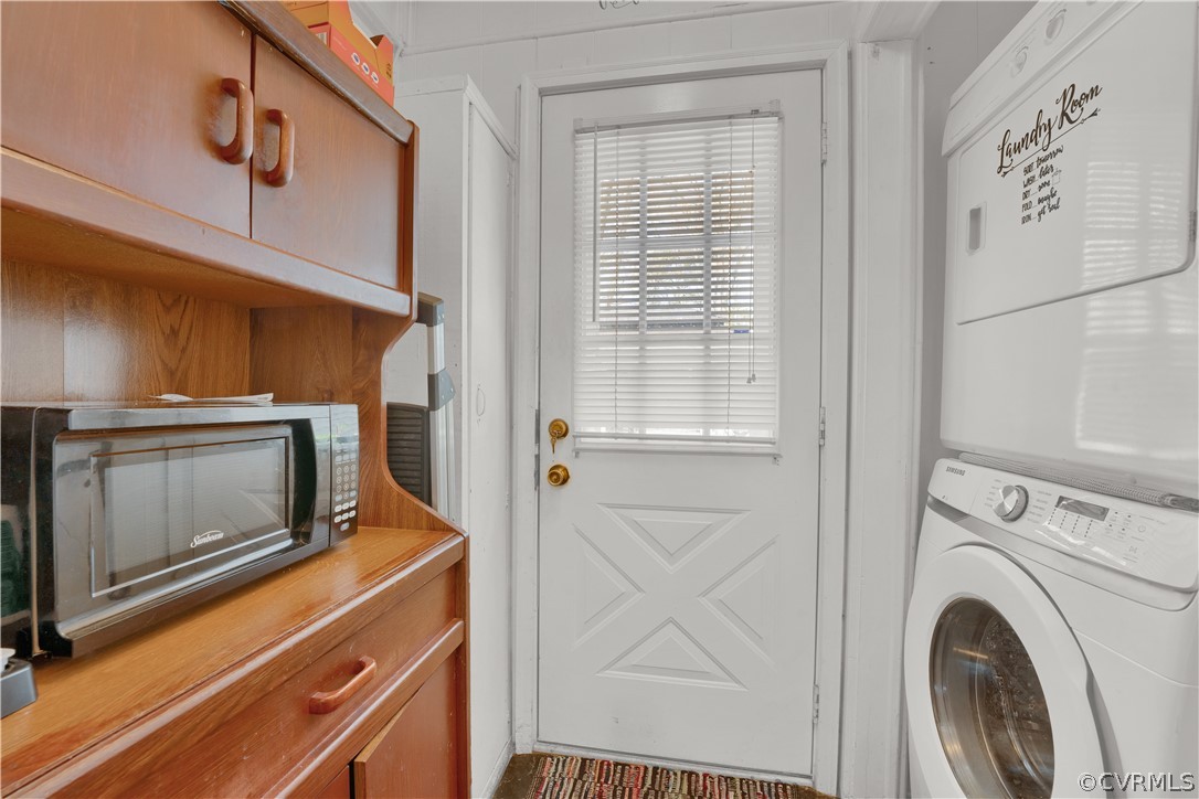 5218 Jahnke Road Richmond, VA 23225 - Photo 31 of 35 a view of a kitchen with washer and dryer