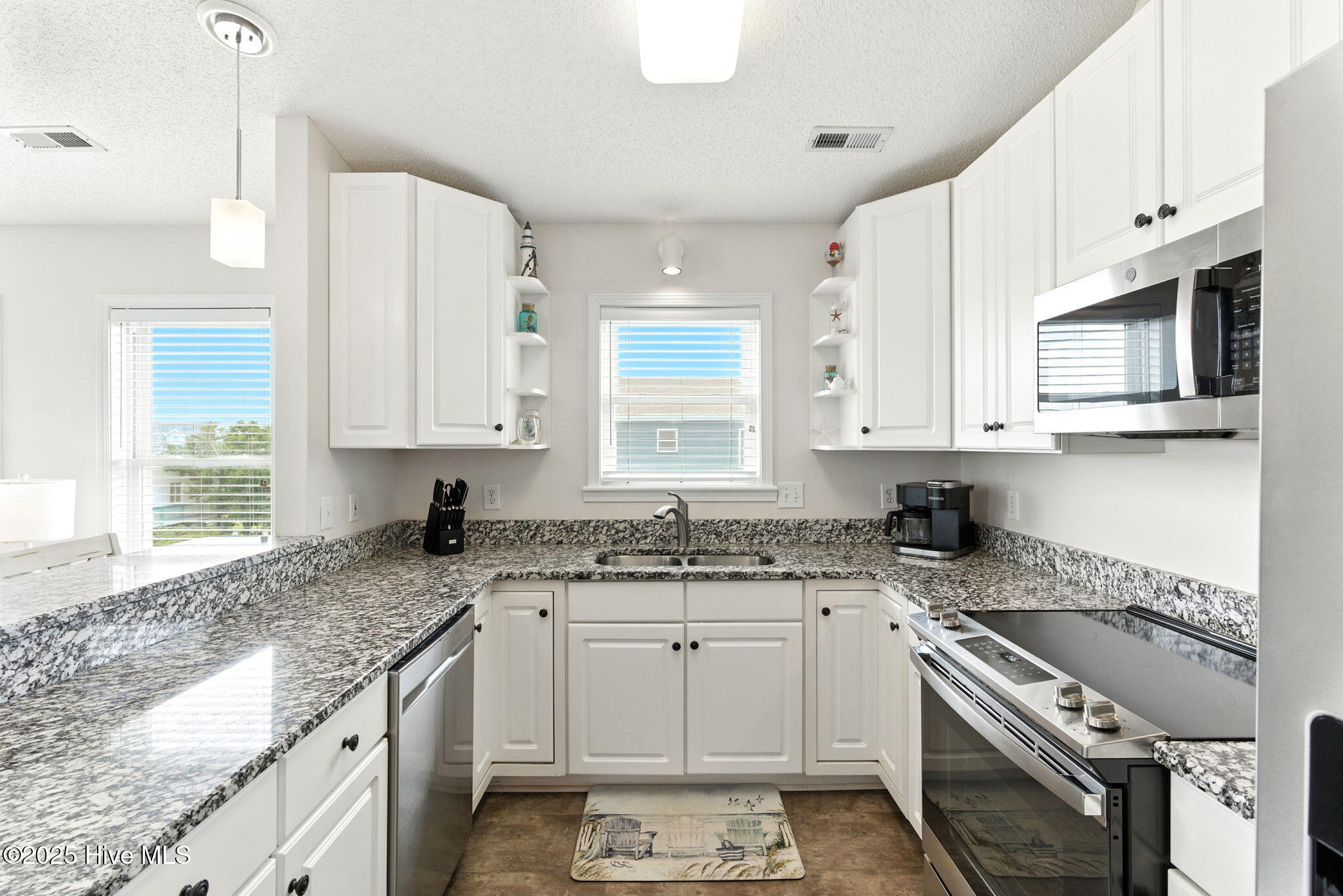 409 27th Street, Unit D Sunset Beach, NC 28468 - Photo 21 of 52 29-web-or-mls-CAMMediaLLC.com D-23