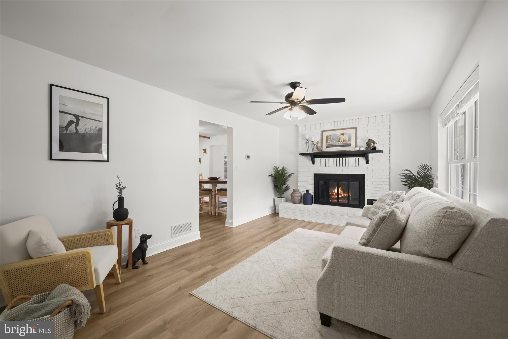 3045 Holland Cliffs Road Huntingtown, MD 20639 - Photo 27 of 111 Living Room