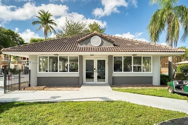 $2,350 | 7195 Northwest 179th Street, Unit 211, Hialeah, FL 33015