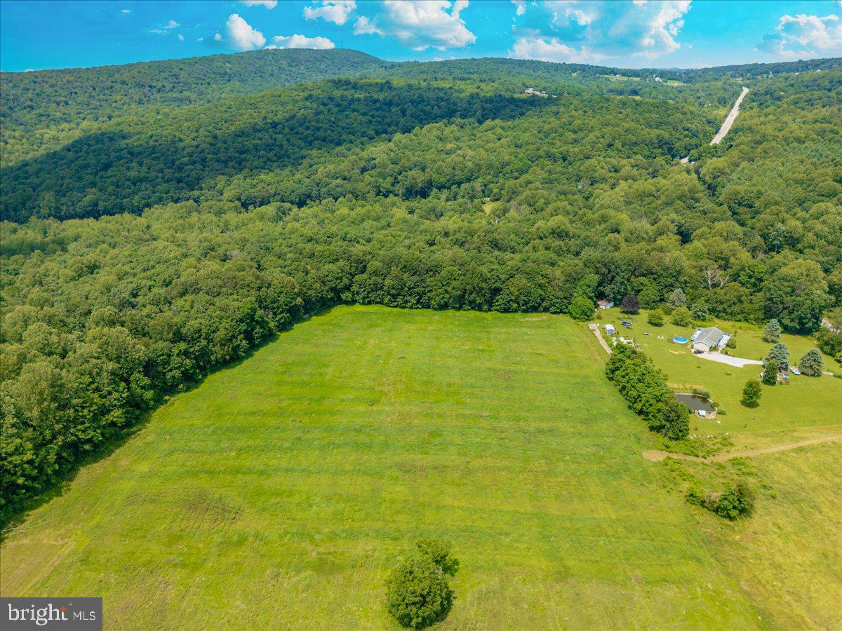 12434 Pleasant Valley Road Smithsburg, MD 21783 - Photo 8 of 10 Gallery Image 8