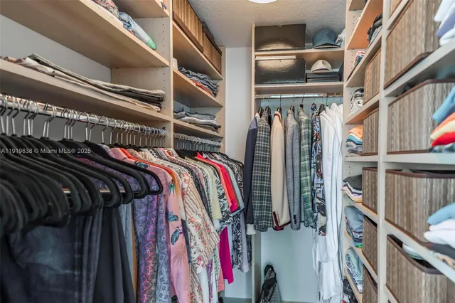 $1,299,000 | 7600 Collins Avenue, Unit 1012, Miami Beach, FL 33141