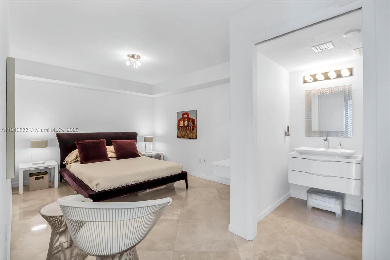 7600 Collins Avenue, Unit 1012 Miami Beach, FL 33141 - Photo 23 of 42 2nd bedroom / home office / den