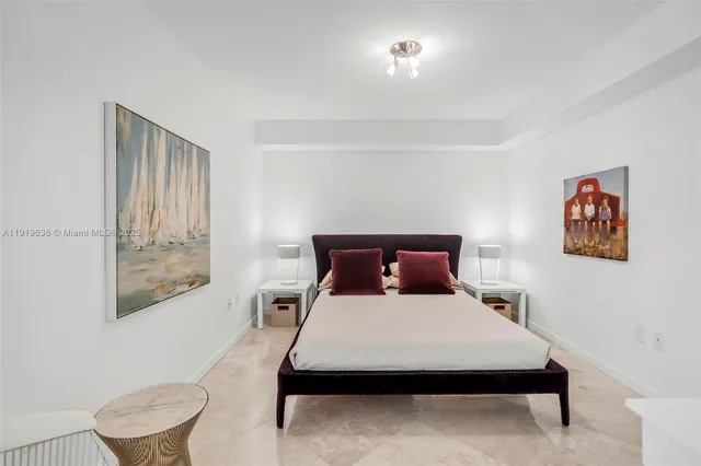 $1,299,000 | 7600 Collins Avenue, Unit 1012, Miami Beach, FL 33141