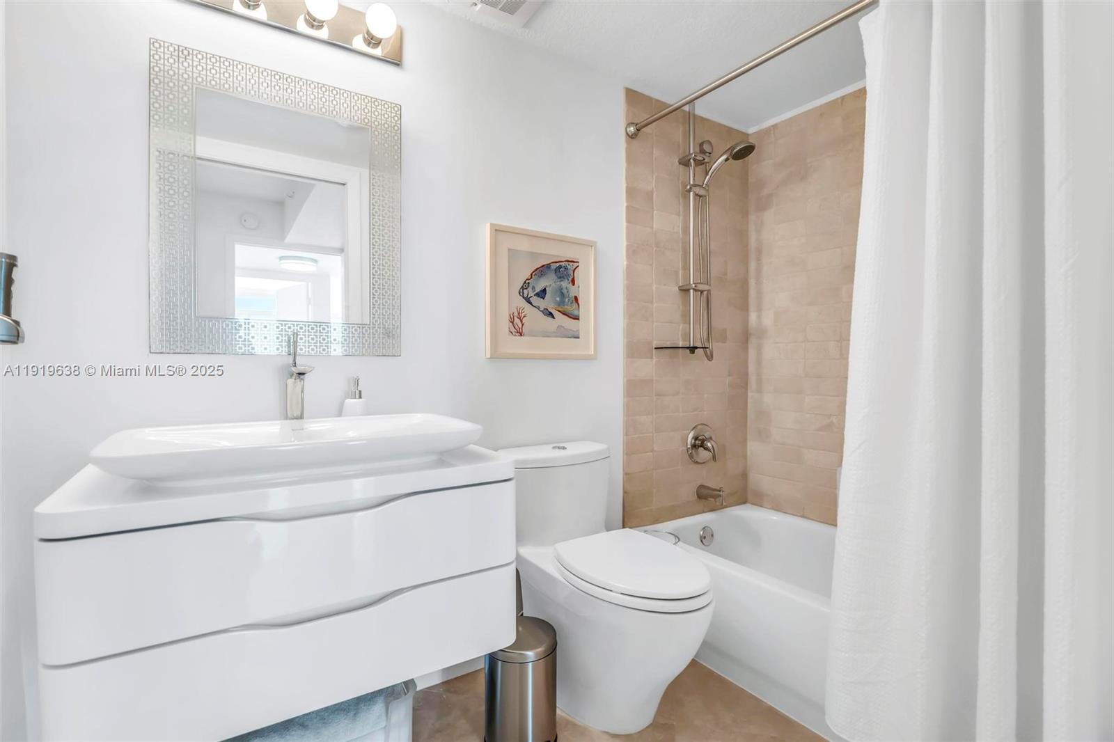 7600 Collins Avenue, Unit 1012 Miami Beach, FL 33141 - Photo 26 of 42