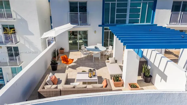 $1,299,000 | 7600 Collins Avenue, Unit 1012, Miami Beach, FL 33141