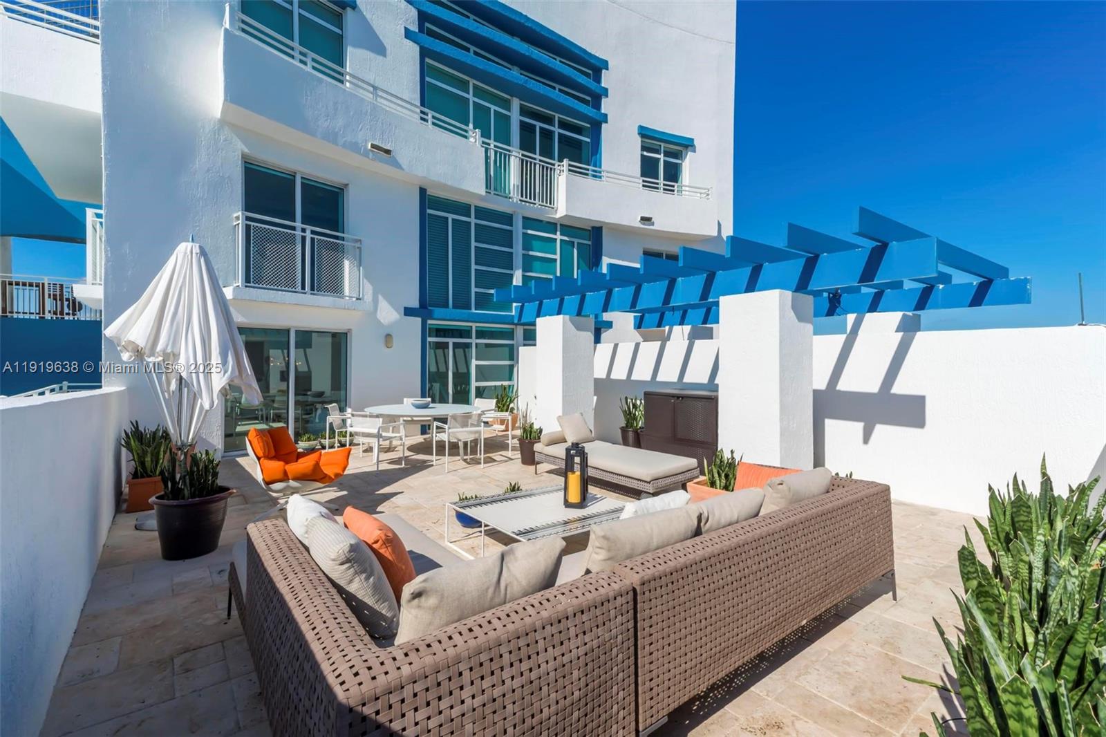 7600 Collins Avenue, Unit 1012 Miami Beach, FL 33141 - Photo 31 of 42