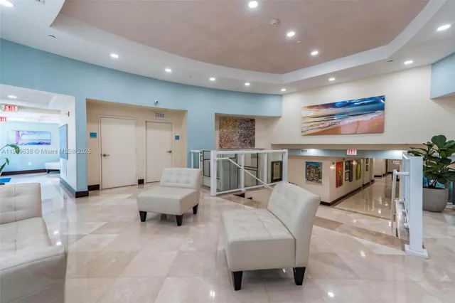 $1,299,000 | 7600 Collins Avenue, Unit 1012, Miami Beach, FL 33141