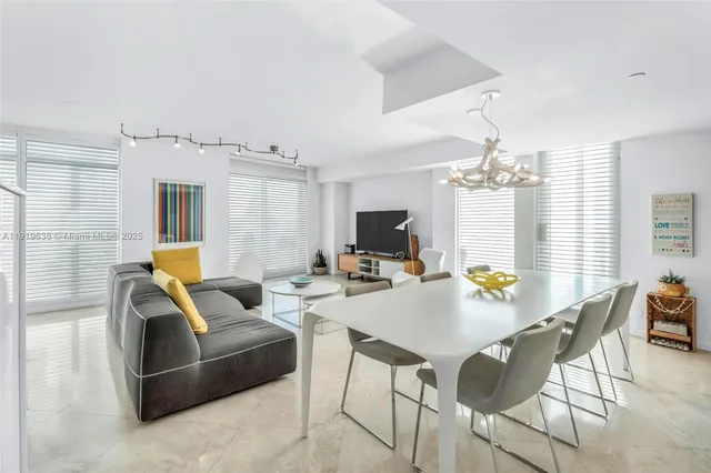 $1,299,000 | 7600 Collins Avenue, Unit 1012, Miami Beach, FL 33141