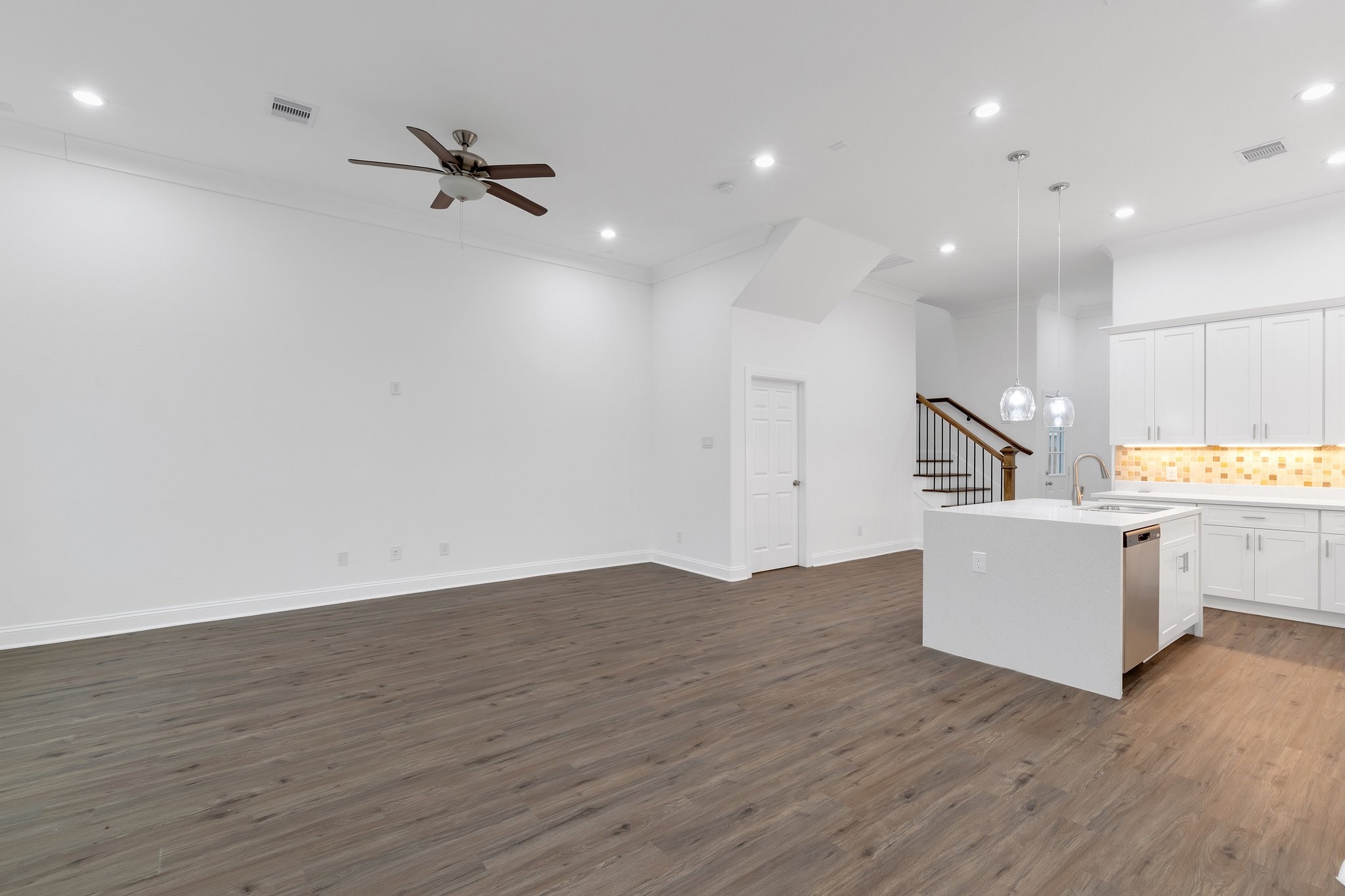 7315 Iwo Jima Road, Unit A Houston, TX 77033 - Photo 7 of 31