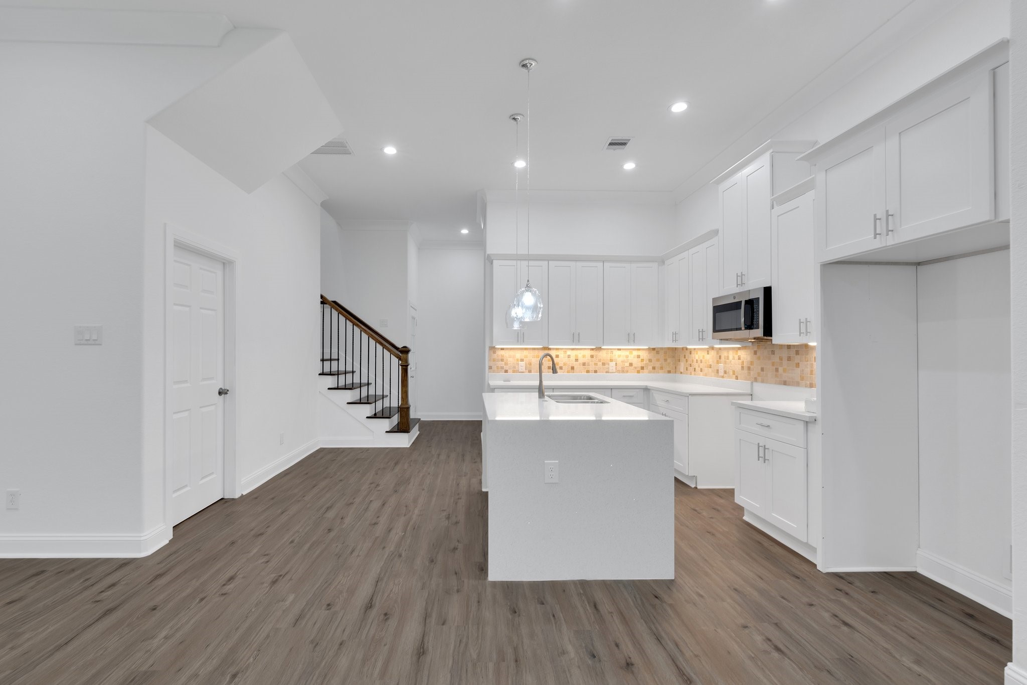 7315 Iwo Jima Road, Unit A Houston, TX 77033 - Photo 10 of 31