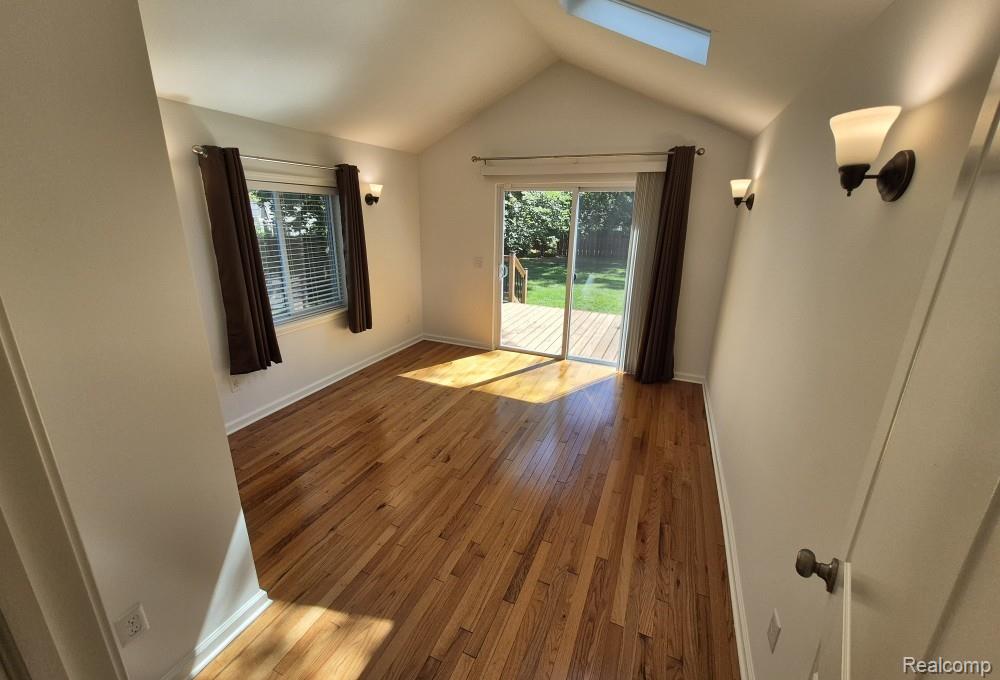 7377 Cooley Lake Road West Bloomfield, MI 48324 - Photo 5 of 59