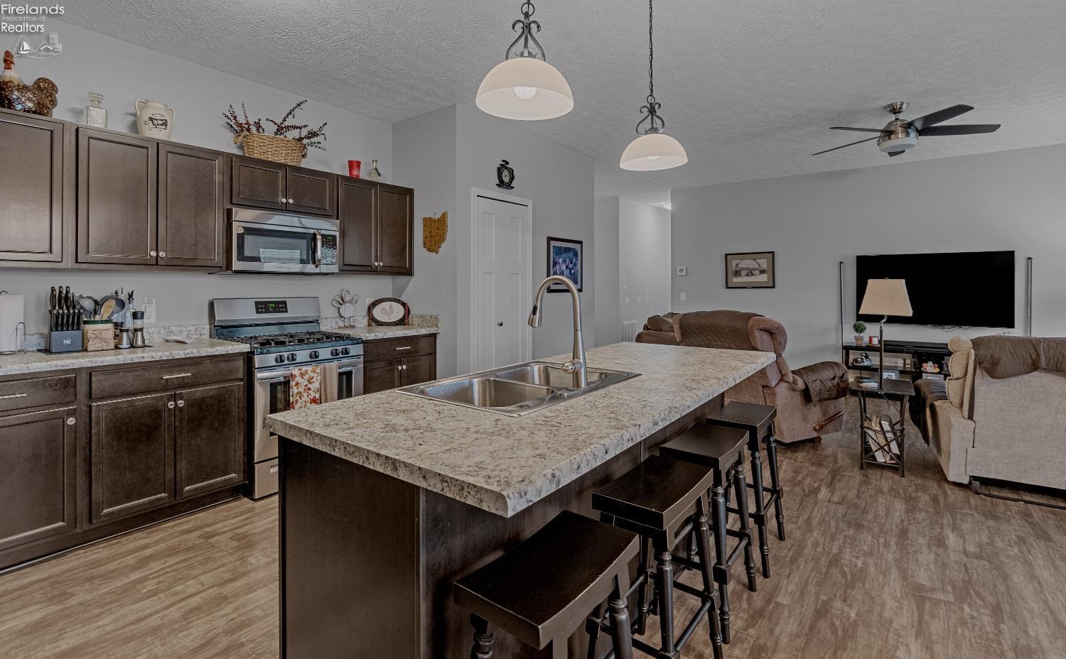 2133 East Harbor Road Port Clinton, OH 43452 - Photo 11 of 37 Gallery Image 11