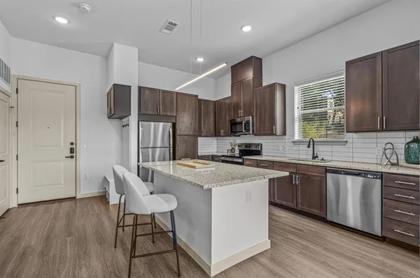 $1,496 | 3120 East Park Row Drive, Unit 1107, Arlington, TX 76010