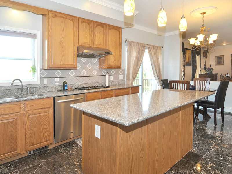 609 River Road Lincoln, RI 02865 - Photo 16 of 25 Kitchen.