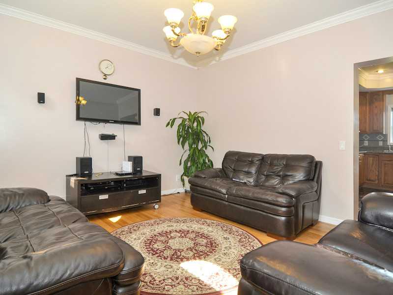 609 River Road Lincoln, RI 02865 - Photo 18 of 25 Den/Family/Great Room.