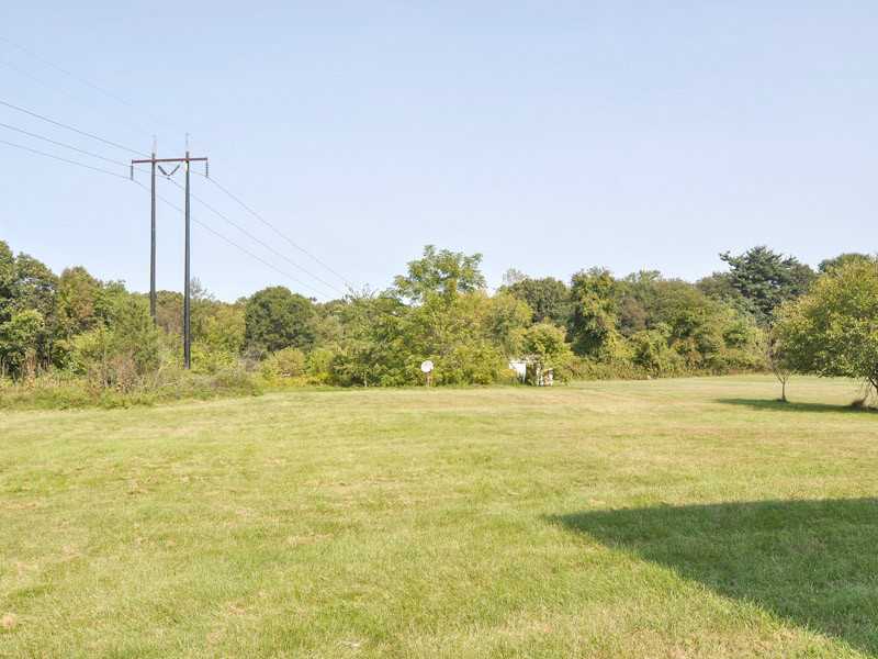 609 River Road Lincoln, RI 02865 - Photo 25 of 25 Yard/Garden.