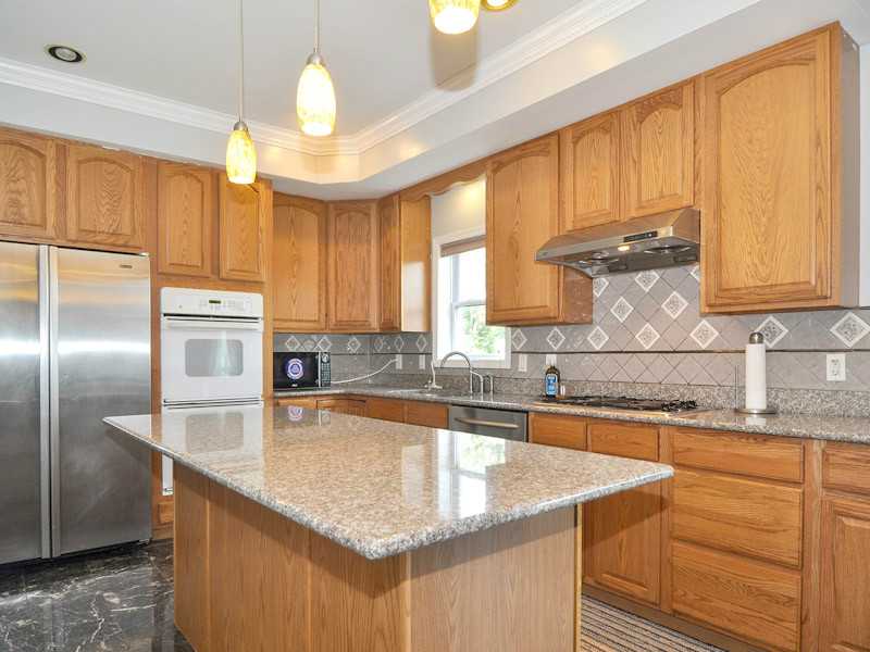 609 River Road Lincoln, RI 02865 - Photo 3 of 25 Kitchen.