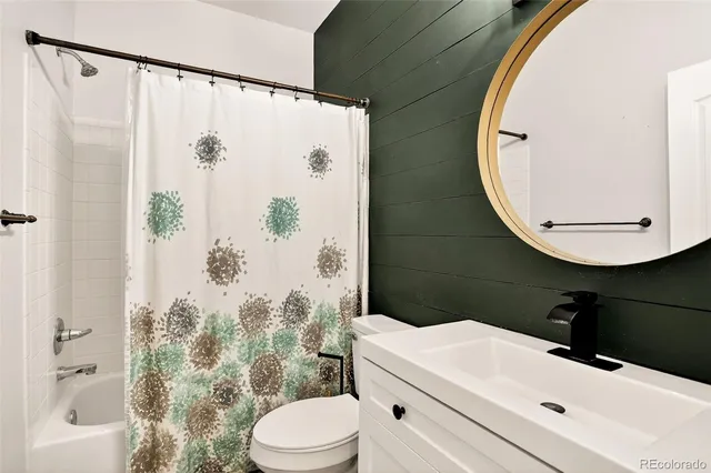 $849,000 | 3853 Charterwood Drive, Highlands Ranch, CO 80126