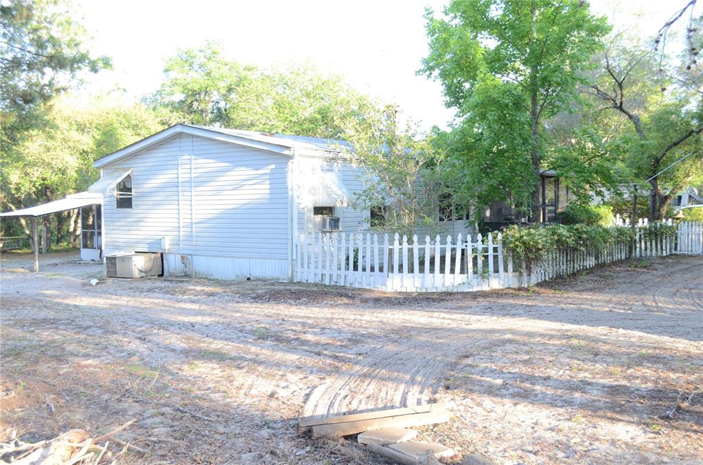 591 Fisher Road Ocklawaha, FL 32179 - Photo 14 of 24