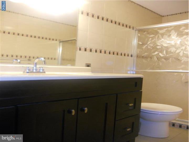318 Betsy Road Huntingdon Valley, PA 19006 - Photo 6 of 13 Bathroom