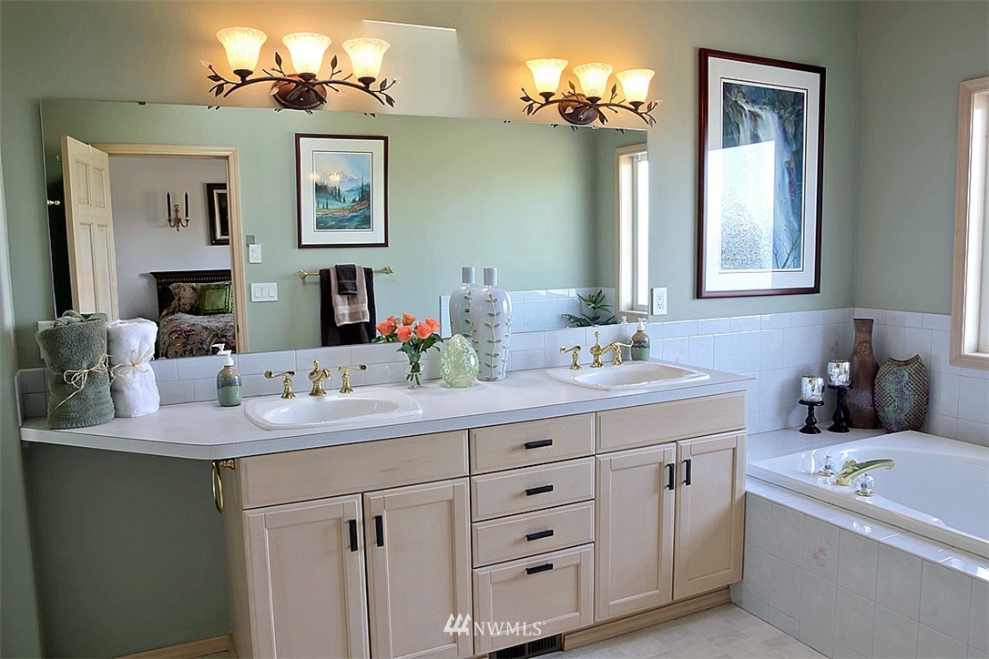 1029 Arrowhead Road Camano Island, WA 98282 - Photo 15 of 25 Gallery Image 15